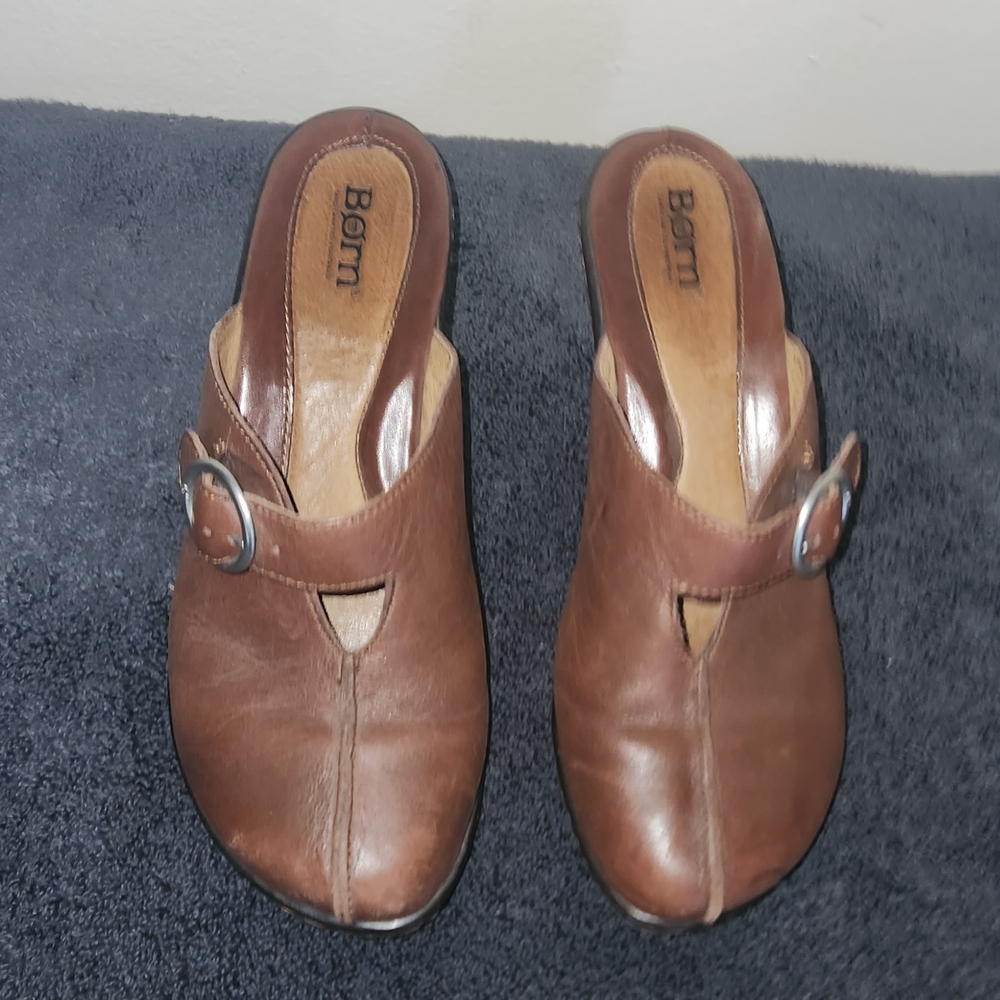 ‼️MAKE AN OFFER‼️Born Women's Brown Leather Slip-On Clogs Size 8‼️MAKE AN OFFER‼
